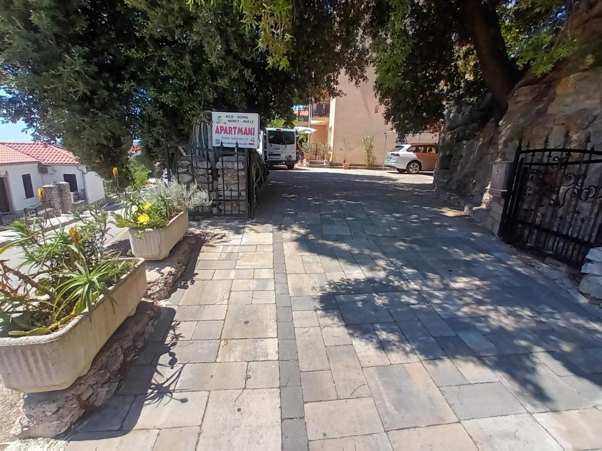 Sea & Honey Krk Town Exterior foto